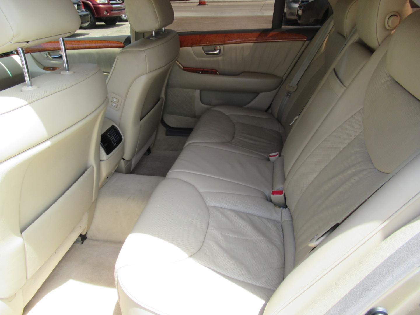 2004 /Tan Lexus LS 430 LS 430 (JTHBN36F740) with an 4.3L V8 F DOHC 32V engine, Automatic transmission, located at 1511 North Shepherd Dr., Houston, TX, 77008, (281) 657-1221, 29.798361, -95.412560 - 2004 LEXUS LS 430 VIN: JTHBN36F740150621 J T H B N 3 6 F 7 4 0 1 5 0 6 2 1 SEDAN 4 DR 4.3L V8 F DOHC 32V GASOLINE REAR WHEEL DRIVE - Photo#5